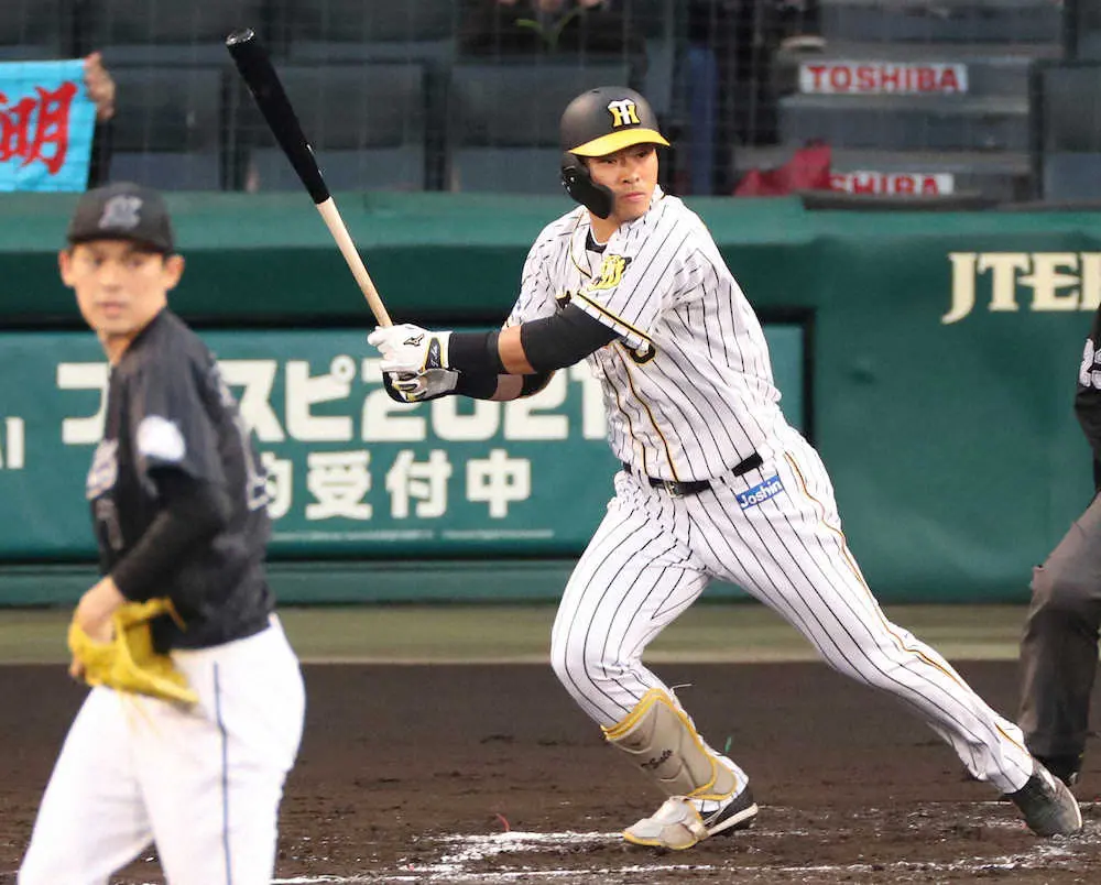 【画像・写真】阪神・佐藤輝　怪物対決第1Rは“勝利”の適時打も、はや再戦へ意欲「真っすぐ、はじき返せるように」