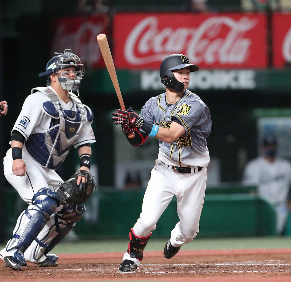 【画像・写真】トラのルーキーコンビが躍動!　ドラ１佐藤輝の一発に続き、ドラ6中野も適時打で追加点