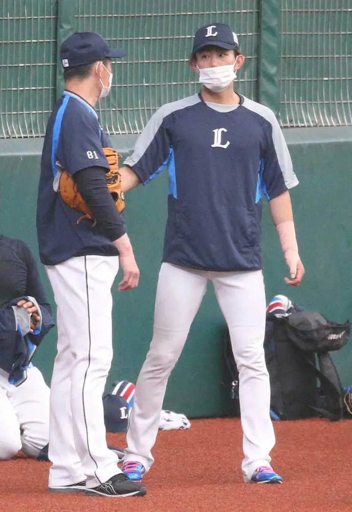 【画像・写真】前夜打球直撃の西武・今井は「左前腕の打撲」　試合前練習に姿みせる