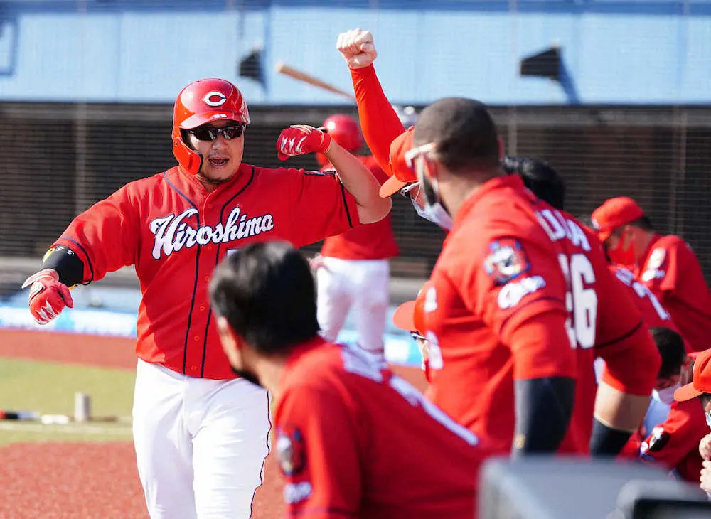 【画像・写真】完敗の中キラリ　広島・松山、バックスクリーンへ2戦連発　世代交代に待った「ここから上げていければ」　