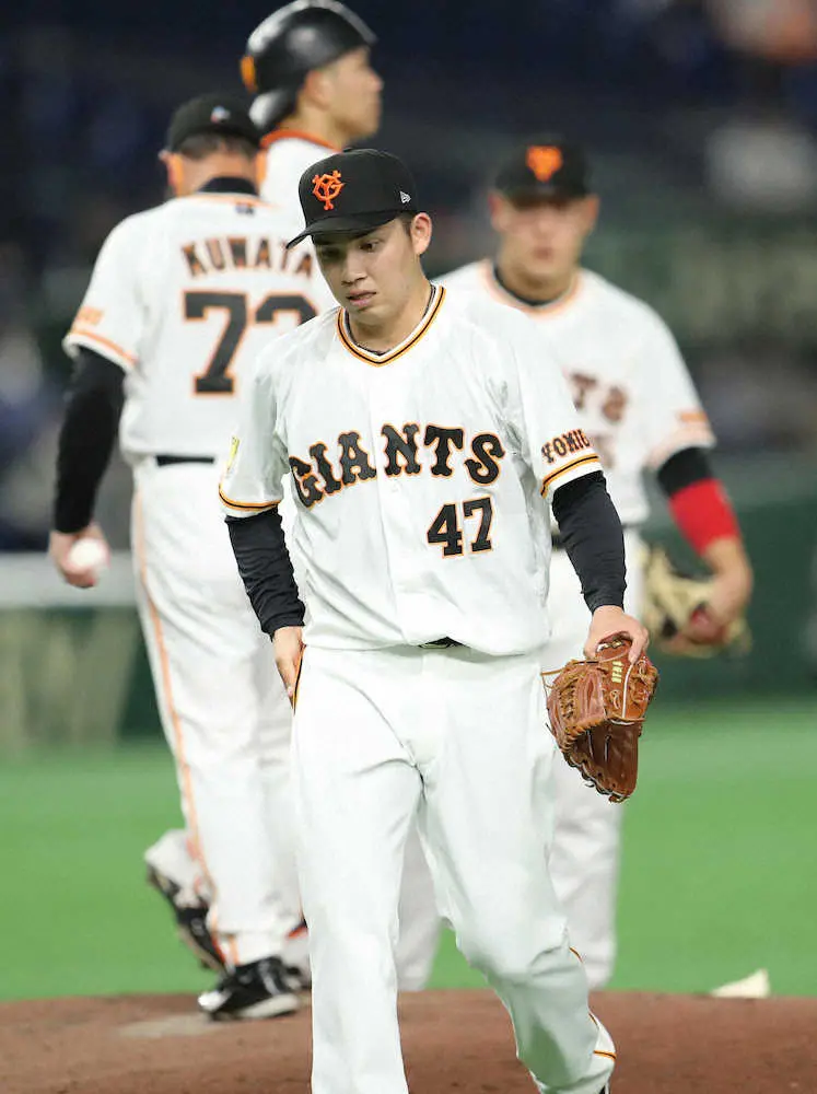 【画像・写真】巨人・高橋が緊急降板　3回の投球練習中にしゃがみ込み、そのまま続投も4回途中ベンチに下がる