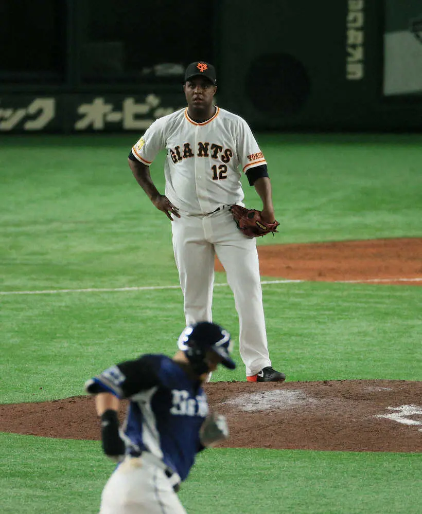 【画像・写真】巨人3点リード守れず…9回守護神・デラロサ2被弾に宮本コーチ苦言