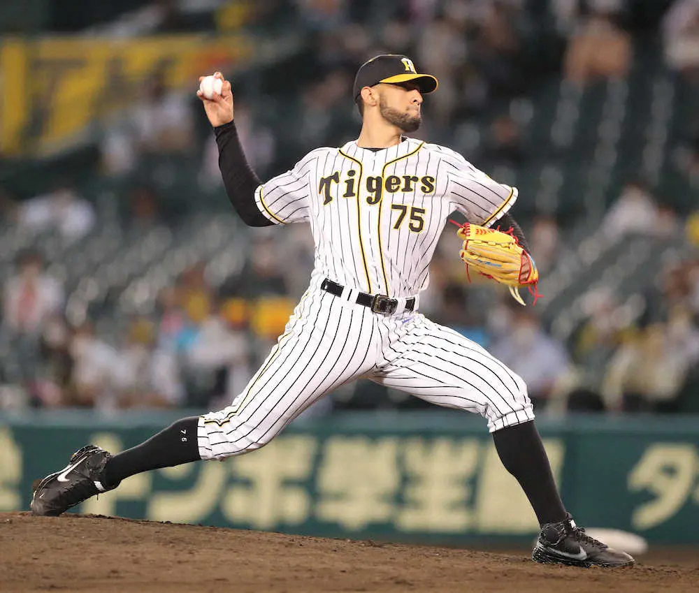 【画像・写真】ファンが選ぶ月間MVPに選ばれた阪神・スアレス（撮影・成瀬　徹）　　　　　　　　　　　　　