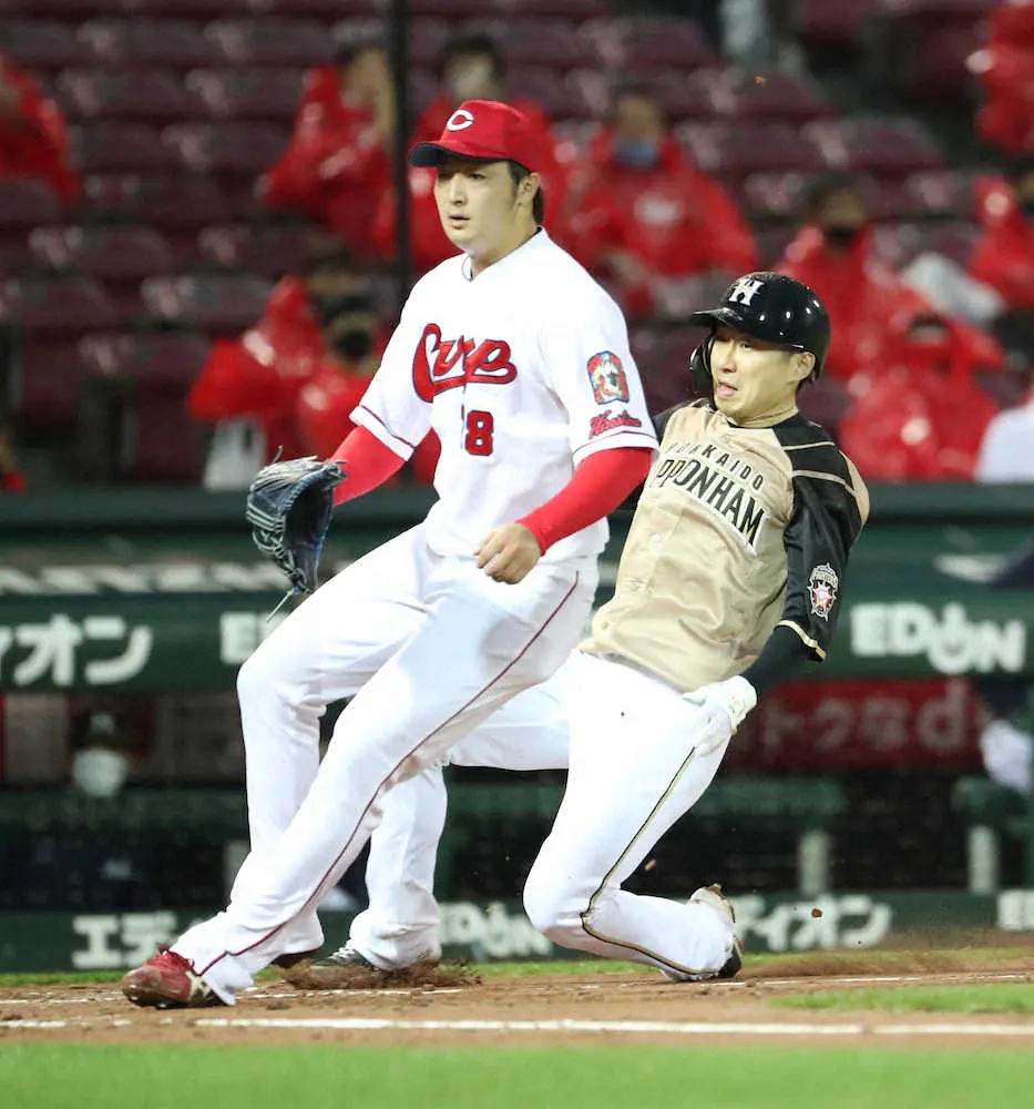 【画像・写真】日本ハム・金子「高校以来」激走スライディングも…2点二塁打も幻