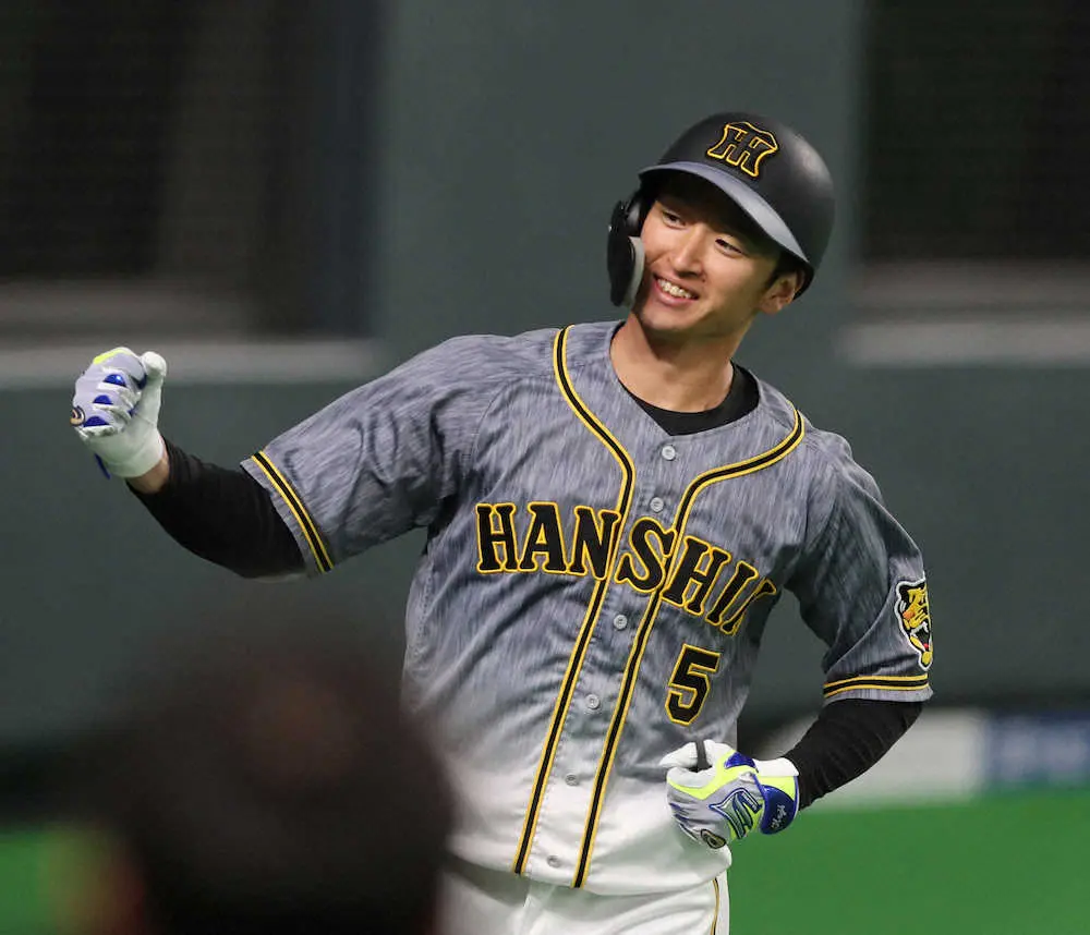 【画像・写真】阪神・近本が7回に右翼席中段へ4号ソロ「甘いボールをしっかり仕留めることができた」