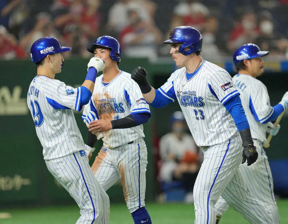 【画像・写真】DeNA・オースティンが来日初満塁弾！試合終了時点でいきなり首位打者の可能性も