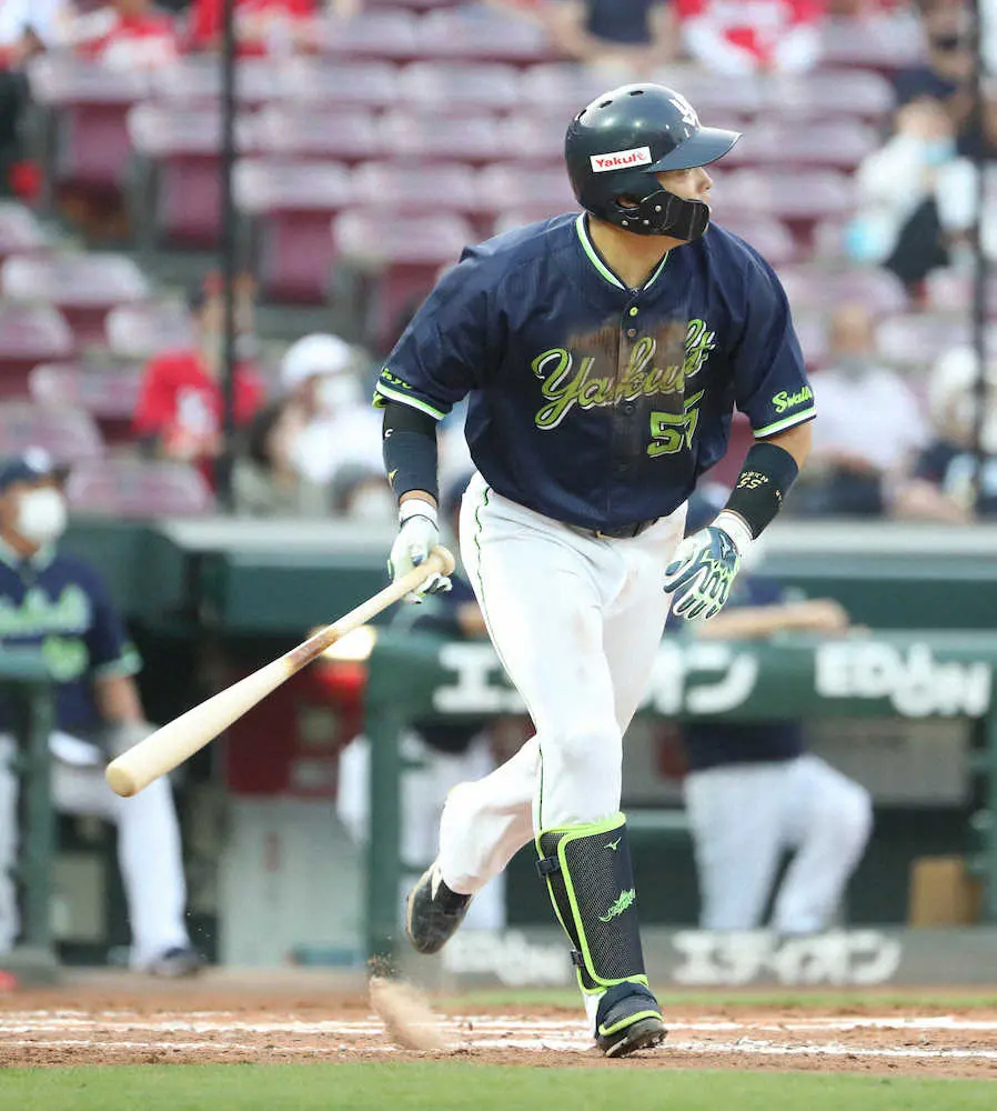 【画像・写真】ヤクルト、4連勝で3年ぶり貯金10!前日自打球で交代の村上、心配ご無用22号でキング独走態勢