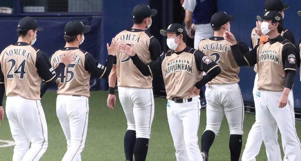 【画像・写真】【隠しマイク】日本ハム・栗山監督　中田は「明日（25日）、スタメンだ」試合はないのですが