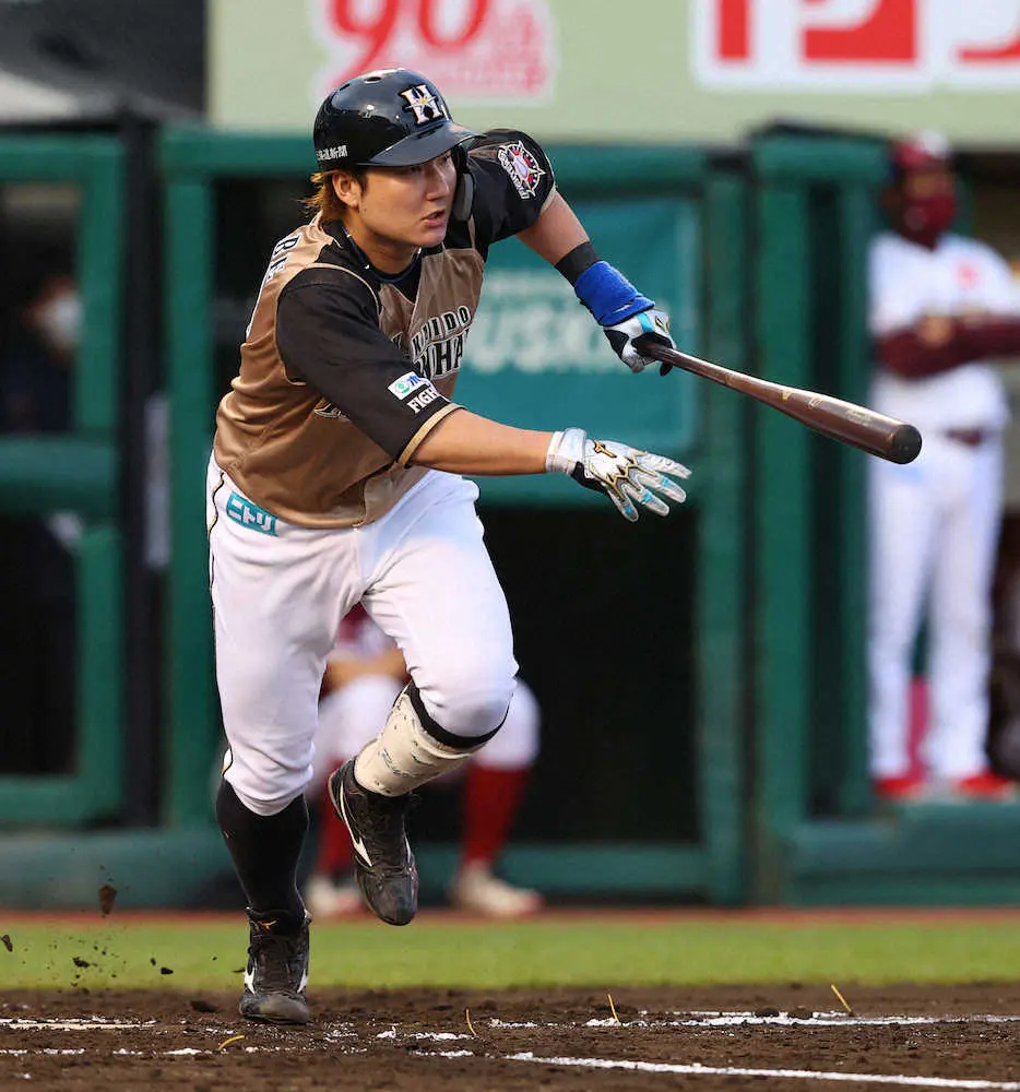 【画像・写真】日本ハム・渡辺、マー君から“技あり”の先制打「何とか立野に先制点を」