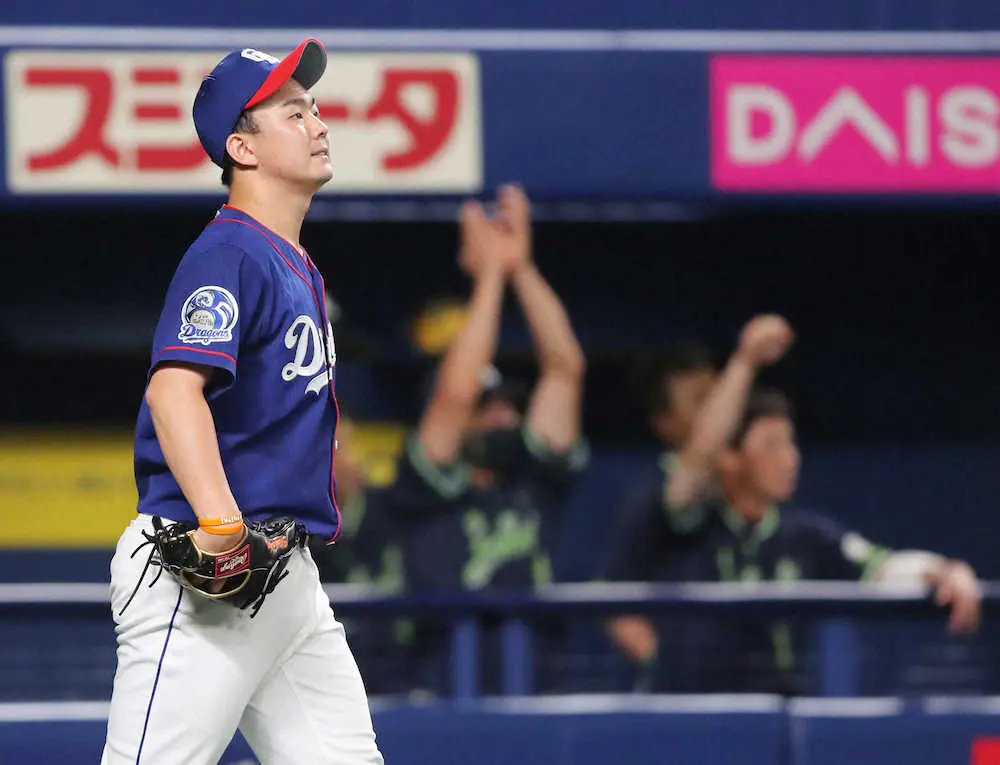 【画像・写真】中日・小笠原　ガックリ5回0/3を6安打3失点降板「大胆さが足りなかった」4日にも自力優勝消滅危機