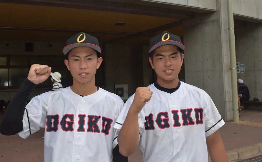 中学時代はバッテリーを組んでいた大分雄城台の2年生コンビ・清田凌央（左）と池田太晴