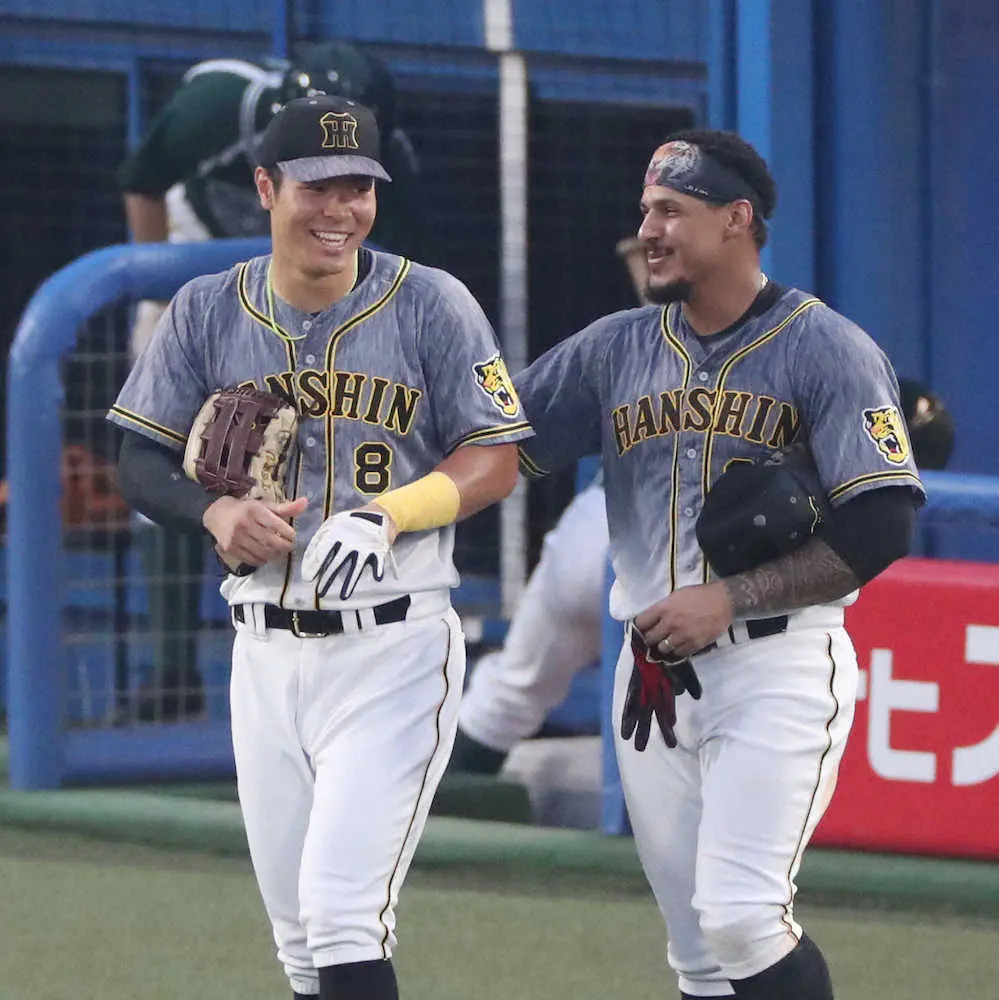 【画像・写真】片岡篤史氏　チームに流れ呼んだ佐藤輝のタイムリーを評価　第1打席の詰まった二ゴロが伏線に
