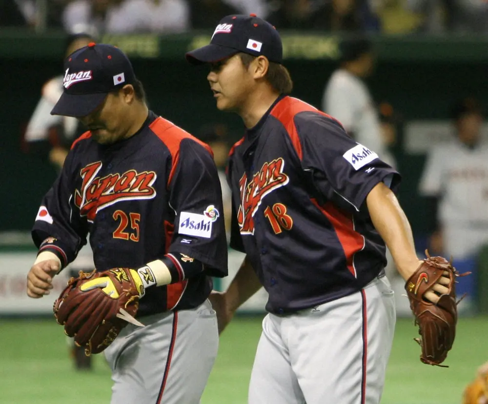 2009年、ＷＢＣ強化試合での村田（左）と松坂
