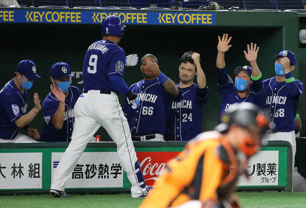 【画像・写真】中日・福留が古巣復帰後、初本塁打「よく飛んでくれた」　松坂引退発表の日に球界最年長が健在示す