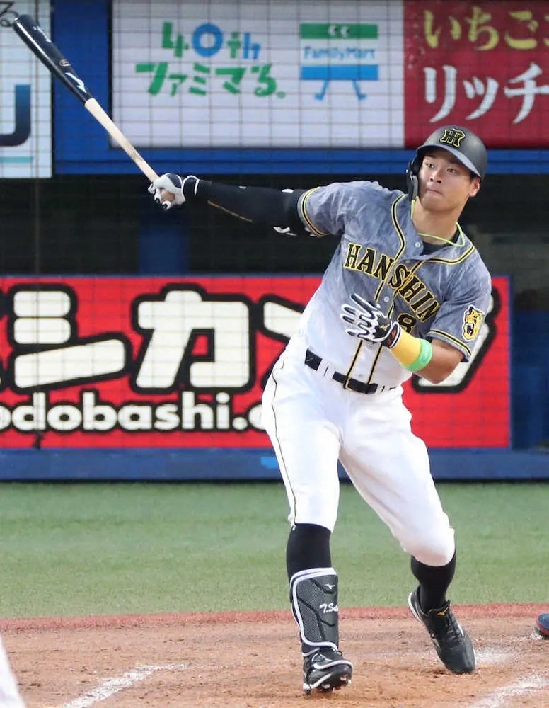 【画像・写真】阪神・佐藤輝　右手一本で運んだ44打席ぶり20号！ミスター超え新人歴代2位の77戦目スピード到達