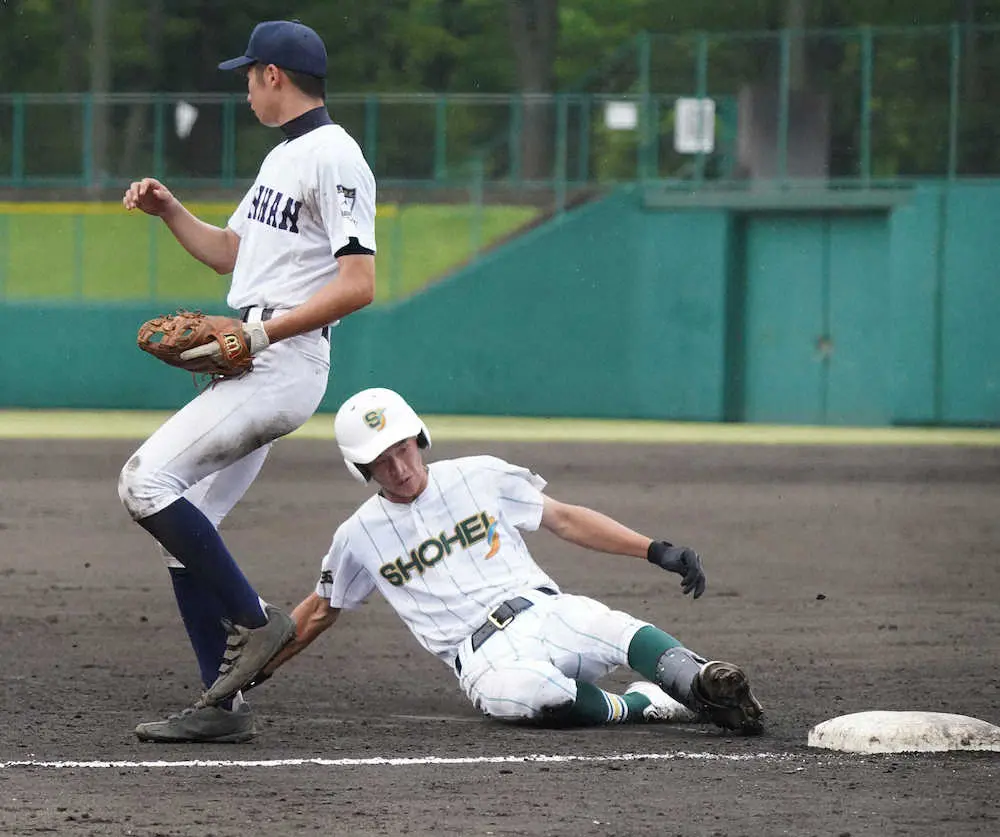 【画像・写真】昌平、ドラフト候補野手・吉野　11球団30人集結スカウトに俊足強打魅せた!