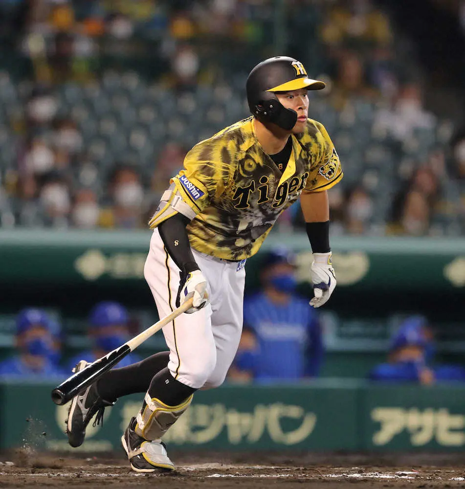 阪神 反撃の狼煙は佐藤輝が上げる 4点を追う7回に右前適時打 サヨナラ 演出 した前夜の再現や スポニチ Sponichi Annex 野球