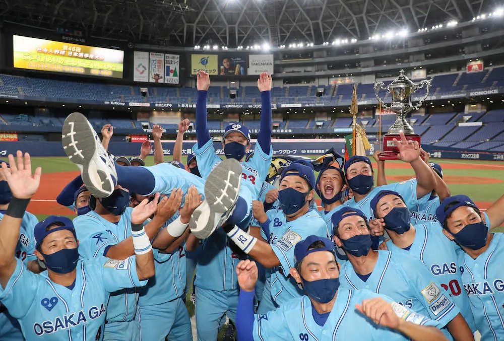 【画像・写真】大阪ガス連覇　史上3チーム目快挙、2安打2打点奮闘の末包が涙「よくやった自分」