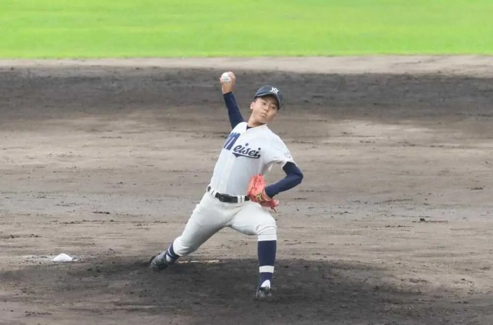 5回1安打無失点と好投した明星・吉岡晃生投手