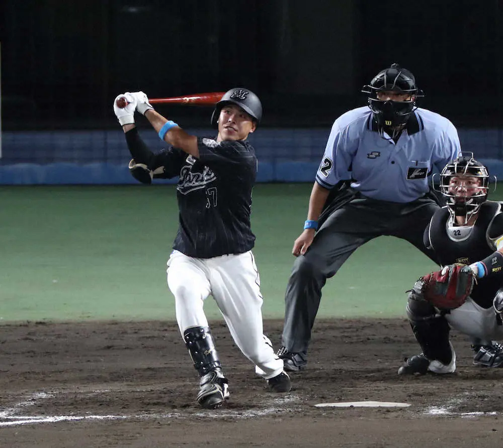 【画像・写真】ロッテ・小川、優秀選手賞　フェンス直撃の適時三塁打「野球人生で一番と言っていいくらい素晴らしい打球」