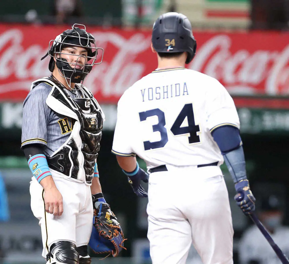 【画像・写真】セの反撃は首位の阪神から！梅野が適時三塁打で気勢　守備では巨人・高橋、戸郷とバッテリーで奮闘