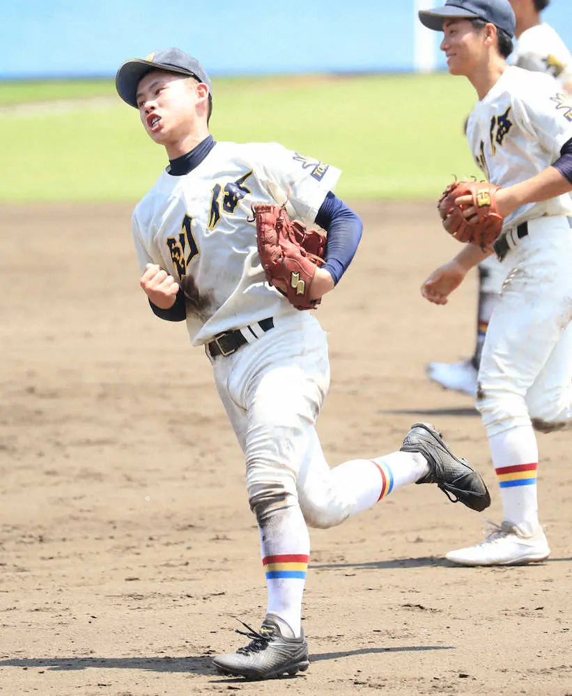 【画像・写真】創価2年・杉江12回144球完投　「うりゃー」雄叫び連発　激闘2時間37分サヨナラ呼んだ