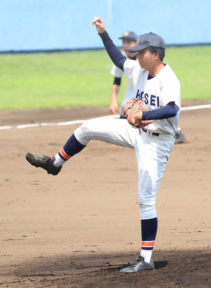 【画像・写真】法政2年生右腕・有間が100キロ台遅球で手玉　7回コールド勝ち演出