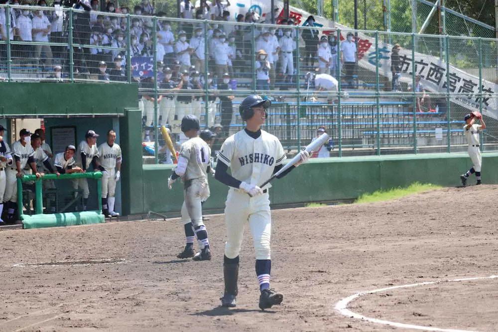 【画像・写真】「親子3代」の夢かなわず　祖父はレジェンド、母はプラカード嬢の市西宮・和田