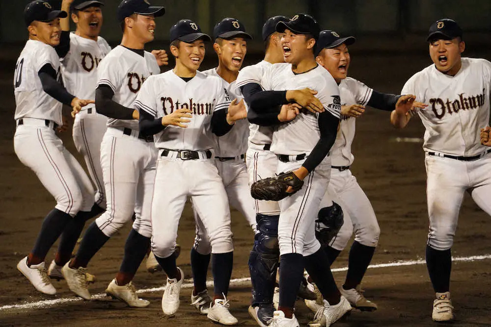 【画像・写真】甲子園最多出場の龍谷大平安　3回戦でまさかの敗退　9回に同点に追いつくも、延長10回に力尽く