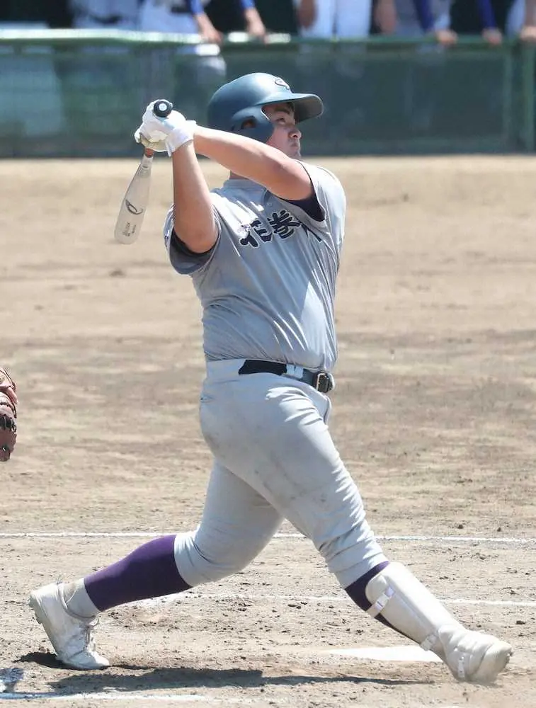 花巻東怪物1年生 麟太郎 新ゴジラ 夏1号 佐々木監督長男が早くも通算18号 一本打てて良かった スポニチ Sponichi Annex 野球