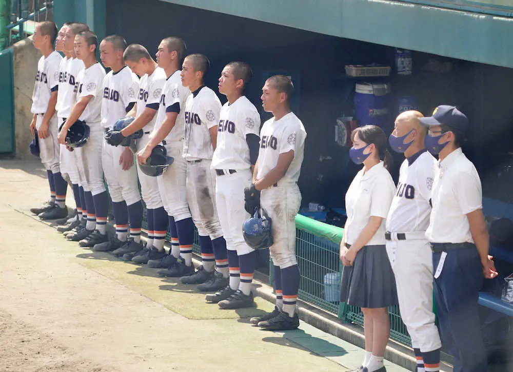 【画像・写真】今年度末で閉校の奈良・平城　7回コールドで終戦も意地見せ健闘　福角主将、応援に感謝