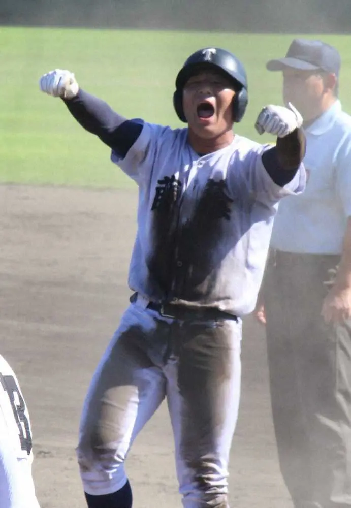 【画像・写真】藤蔭逆転サヨナラで4強！　4番・原田が左太腿をつりながら執念の同点打　
