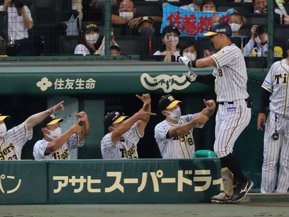 【画像・写真】阪神・矢野監督　2発の佐藤輝を「見事やった」と称賛する一方、提示した新たな課題とは