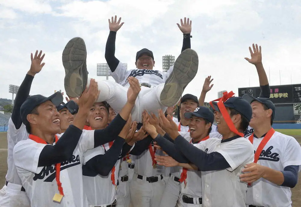 【画像・写真】静岡が2大会連続26度目甲子園出場　今春就任池田監督の“打球改革”実った