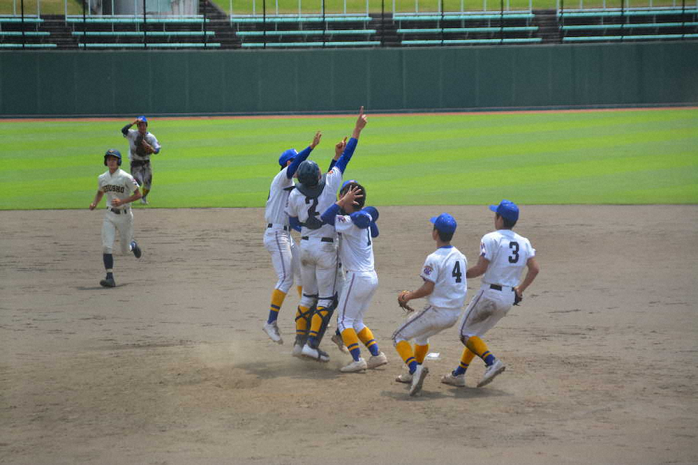 県岐阜商が9年ぶり29度目の甲子園出場 決勝での 岐商対決 は3戦3勝 スポニチ Sponichi Annex 野球