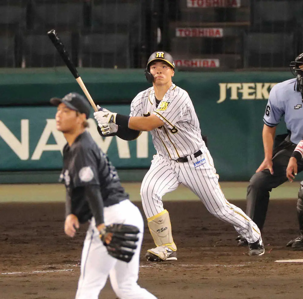 【画像・写真】阪神・佐藤輝、3試合で3発目!!　試行錯誤効果が早くも　中断期間も進化し続ける　