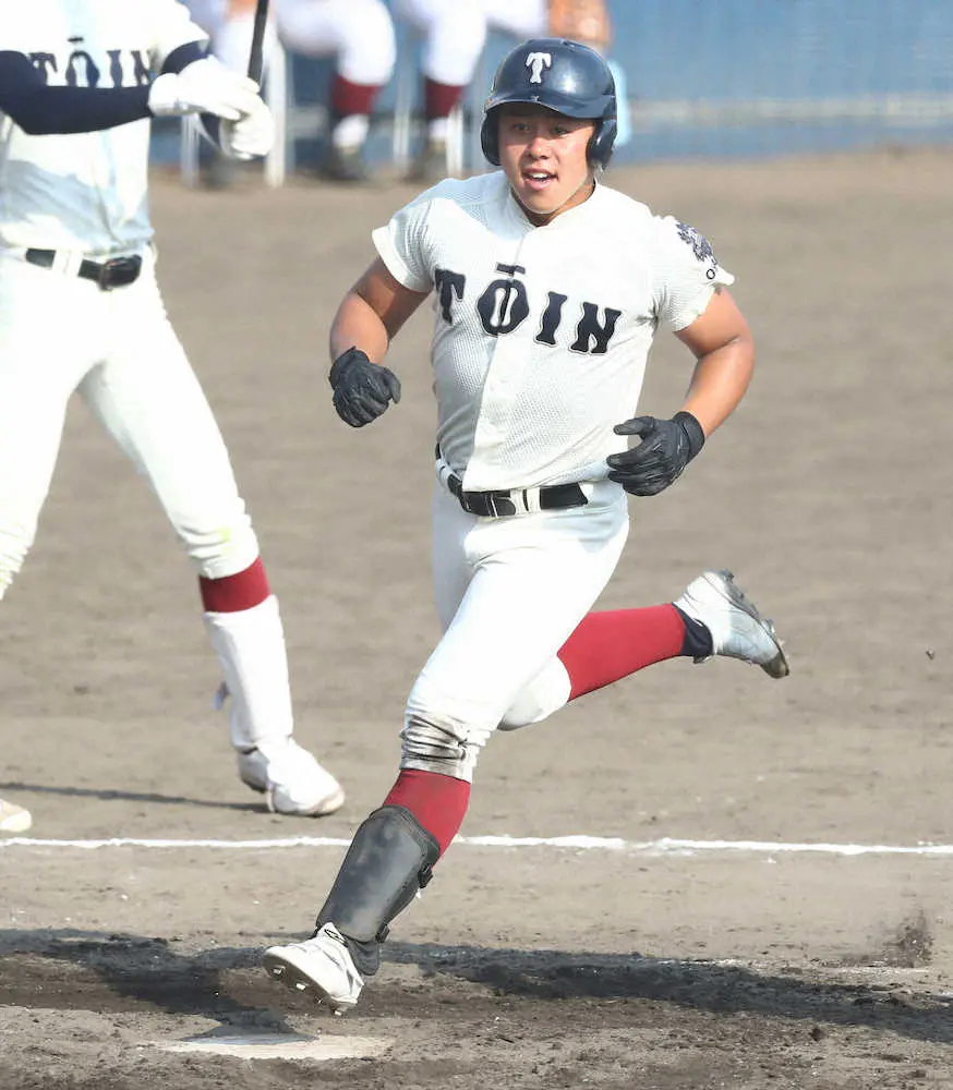 【画像・写真】大阪桐蔭　9回1点ビハインドから主将の池田が起死回生の同点弾！延長14回に4番花田の決勝打で聖地王手