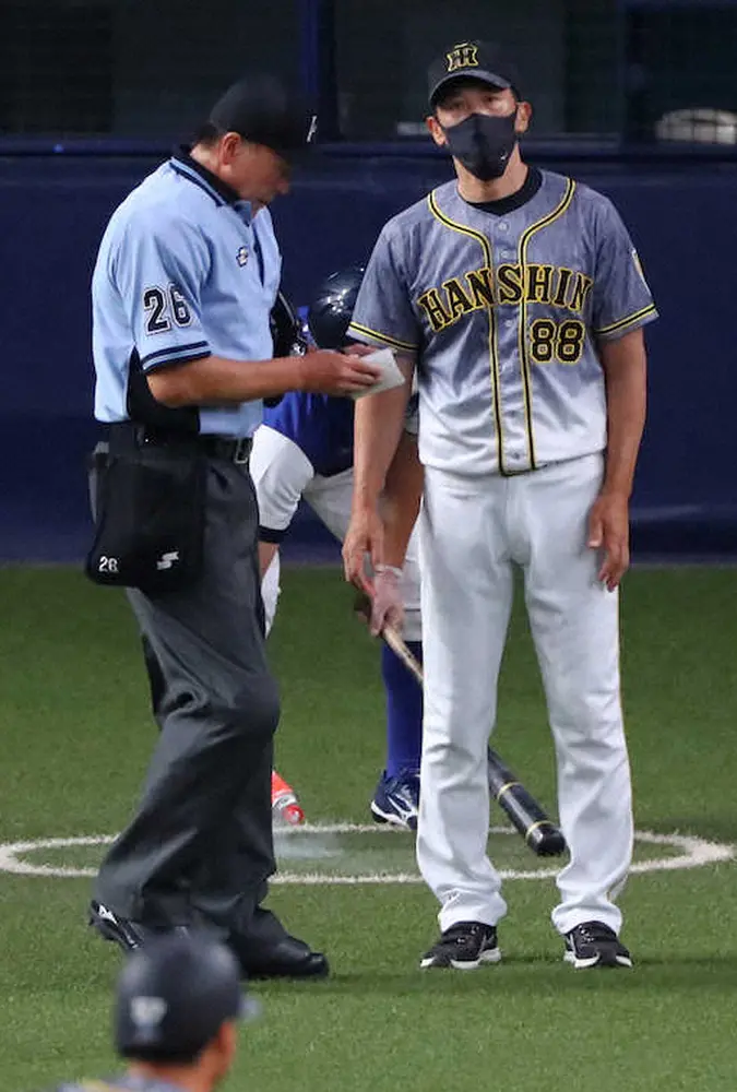 【画像・写真】阪神・矢野監督　5回途中交代の中野について「まあ、大丈夫やと思う」