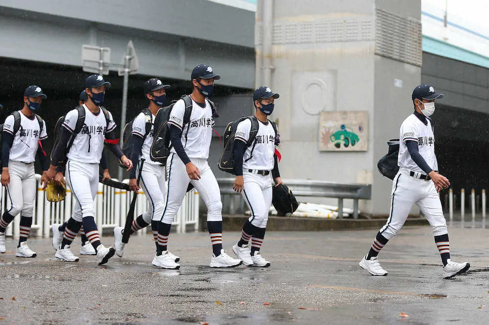 【画像・写真】高川学園　2日連続の雨天順延も前向き　松本監督「緊張感がいい意味でほどけてきた
