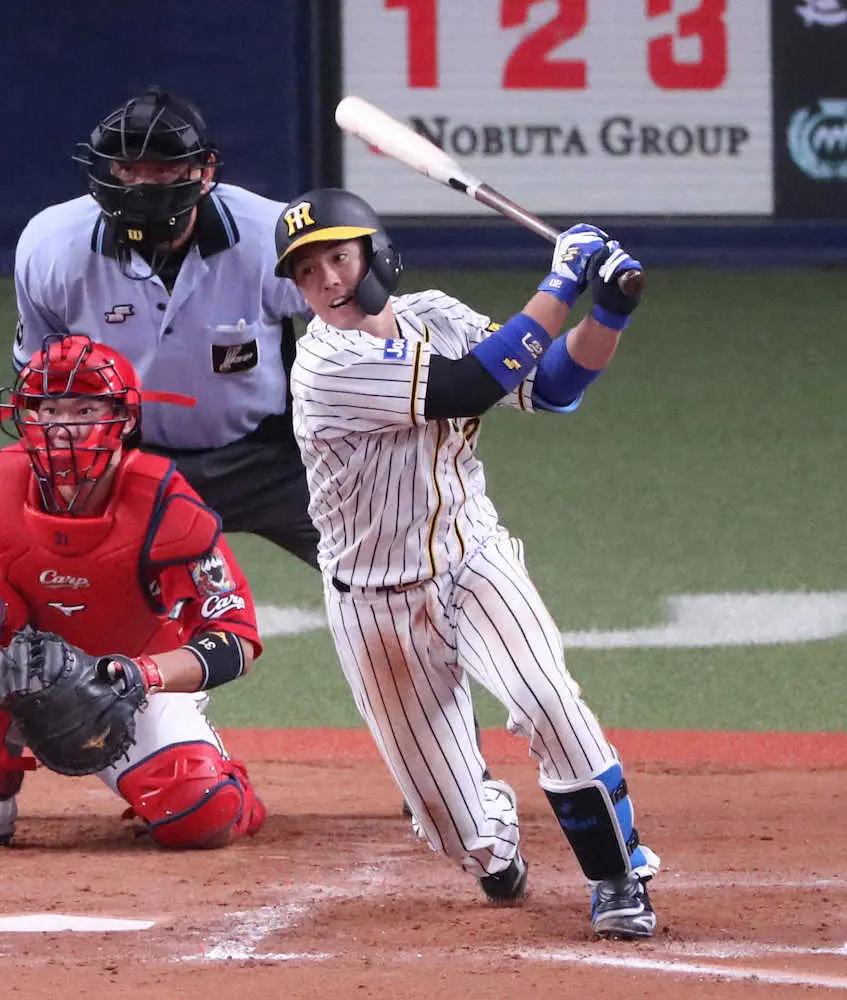 【画像・写真】右へ右へ右へ　金メダリストの阪神・梅野が「新境地」の猛打賞