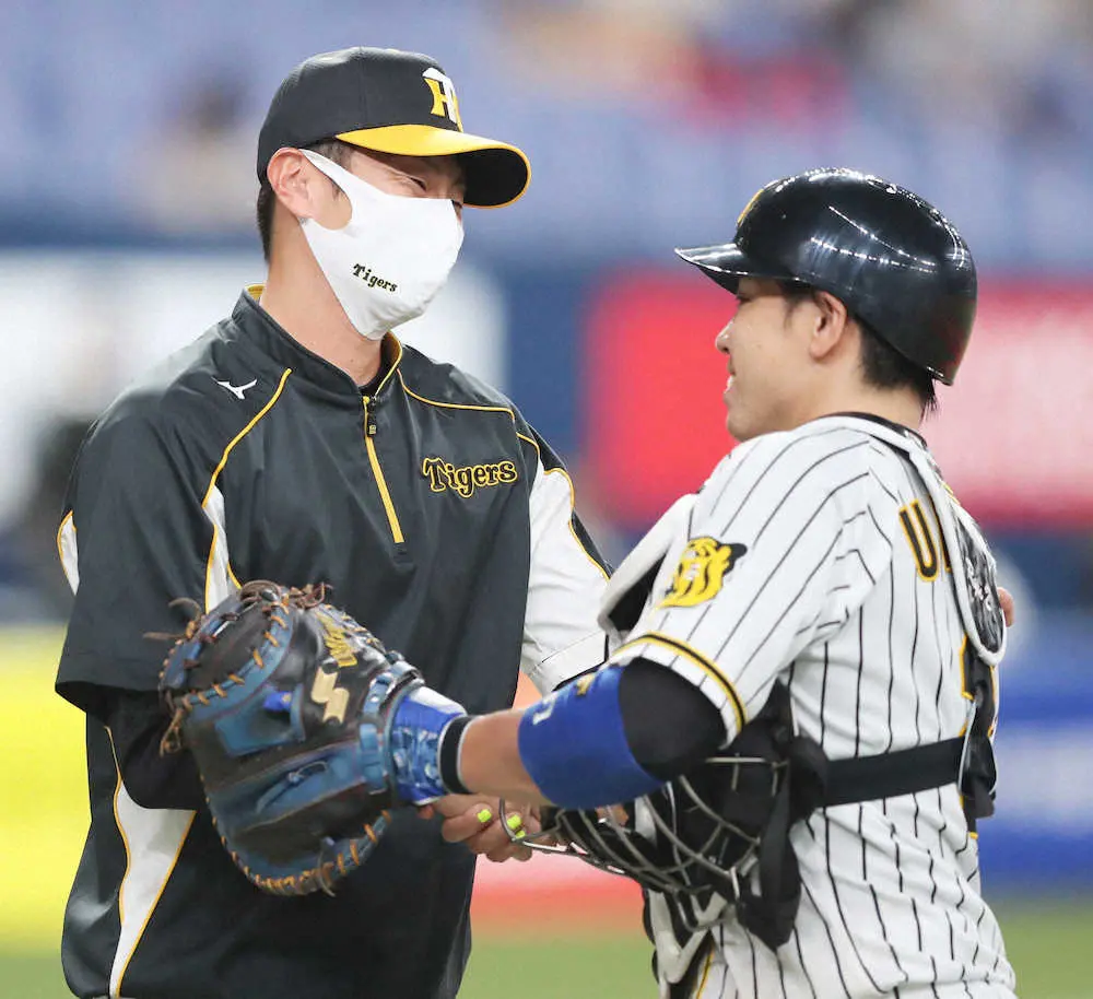 【画像・写真】後半戦最初のお立ち台に3人のヒーロー　首位陥落の危機救った阪神・二保「チームが勝って素直に嬉しい」