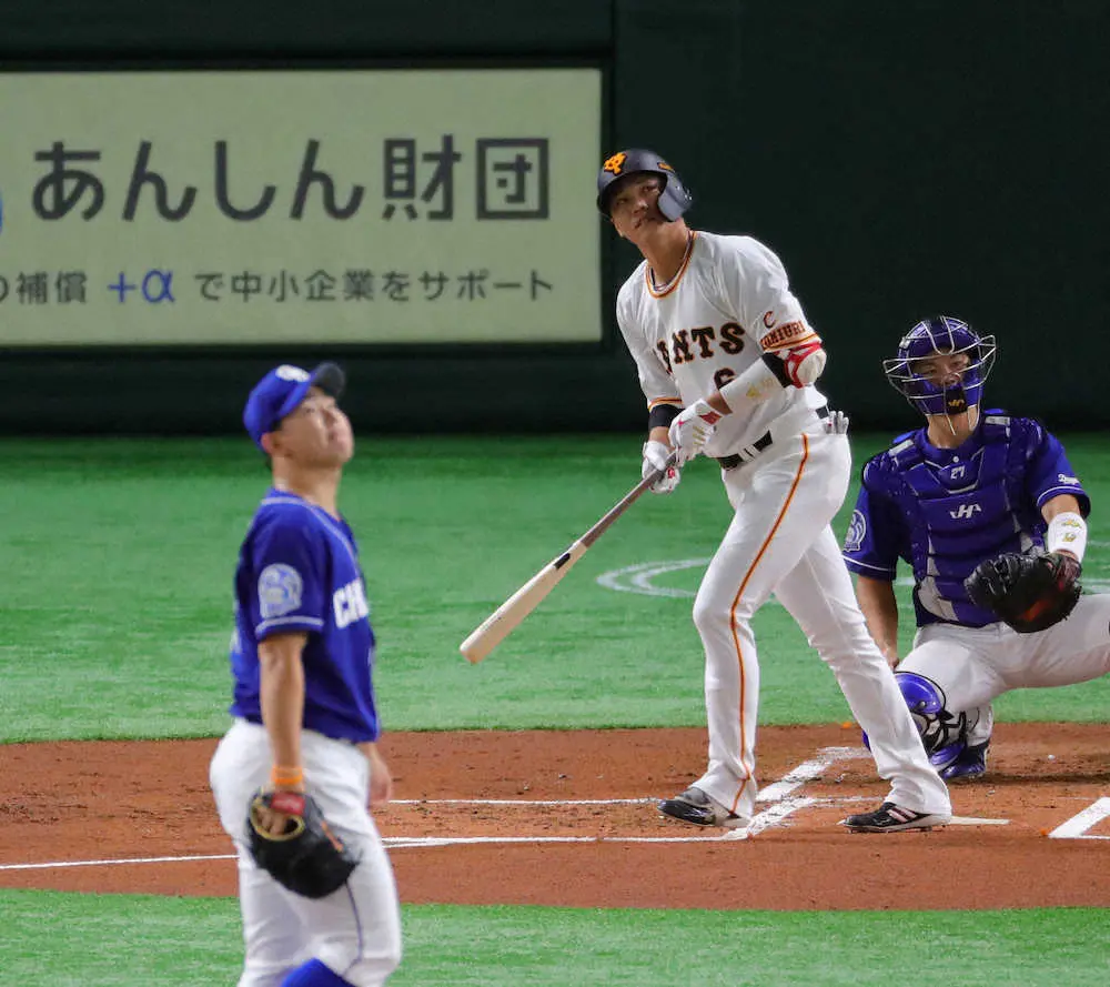 【画像・写真】巨人・坂本のV弾に「わっしょい！わっしょい！」お祭り騒ぎだ3連勝　新パフォーマンスでナイン結束