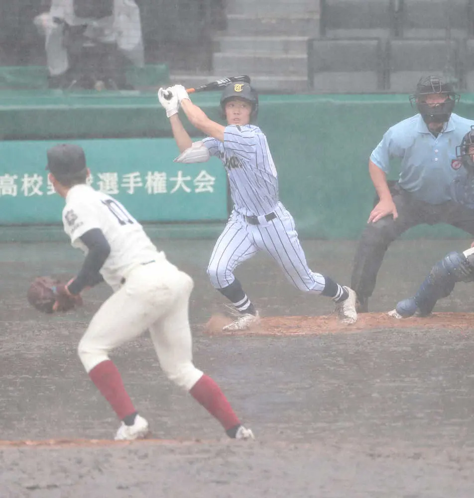 【画像・写真】東海大菅生・栄主将　大手術から夢舞台へ「みんなに助けてもらった一年」　安打に母は涙