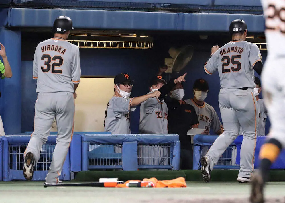 【画像・写真】原監督「ナカジはいいところで打ってくれました」　代打・若林には「松原に代打送っちゃいけないの？」