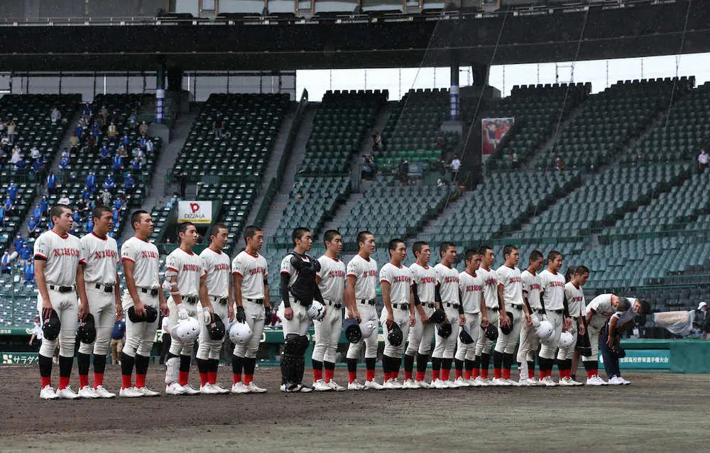 【画像・写真】日大東北　31年ぶり初戦突破ならず 退任の宗像監督「吉田の交代は影響がないと言ったらうそになる」