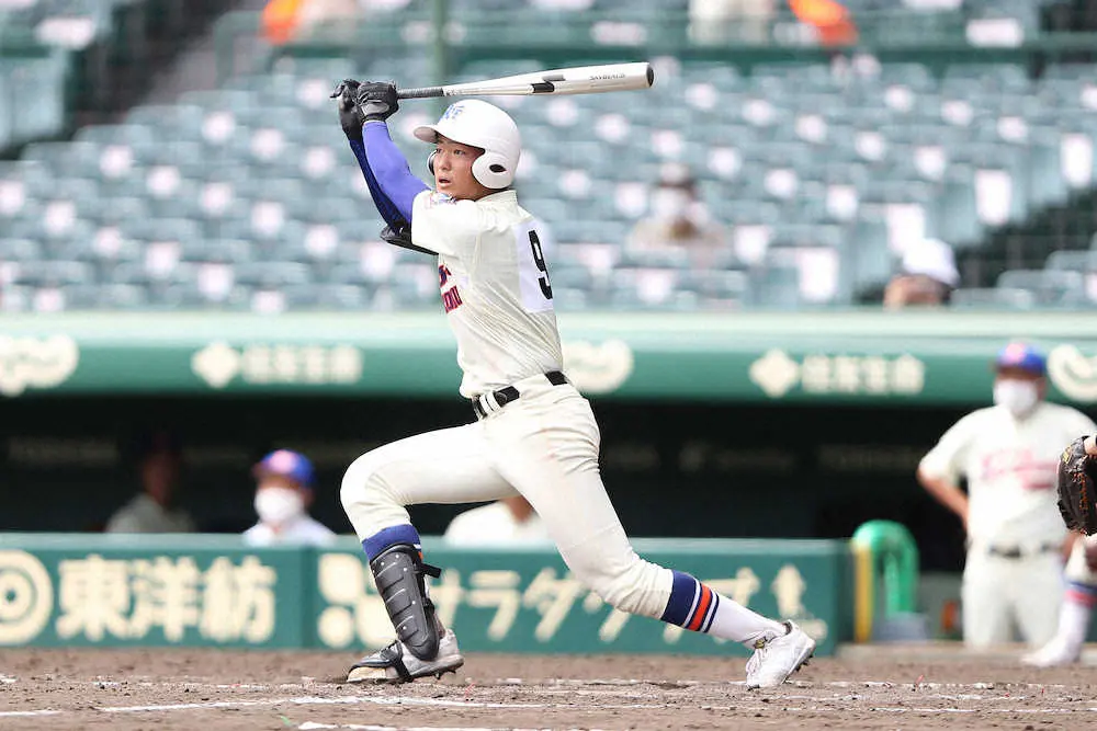 【画像・写真】神戸国際大付　エース阪上が投打で活躍し16強　青木監督「打者をしっかりと見て投げられていた」