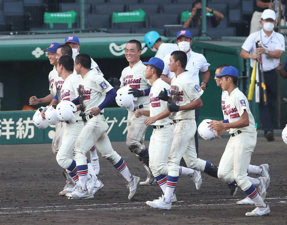 神戸国際大付 青木監督 本当に苦しかったです 逆転サヨナラに安どの笑み スポニチ Sponichi Annex 野球
