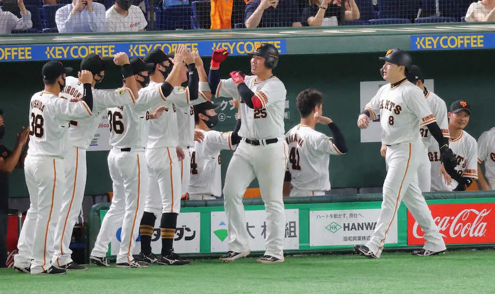 【画像・写真】157キロを1球で仕留めた巨人・岡本和「どさくさにまぎれて打ったろうかなーみたいな」スタンドわかす