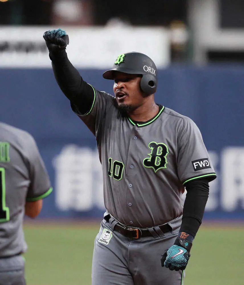 【画像・写真】オリックス　執念のドロー　1点を追う9回に代打・ジョーンズの左前適時打で追いつく