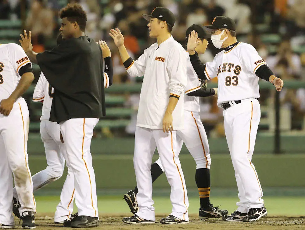 【画像・写真】巨人　ヤクルト下し首位キープ　原監督は中川の好リリーフ絶賛「あの場面で0点とはお見事」